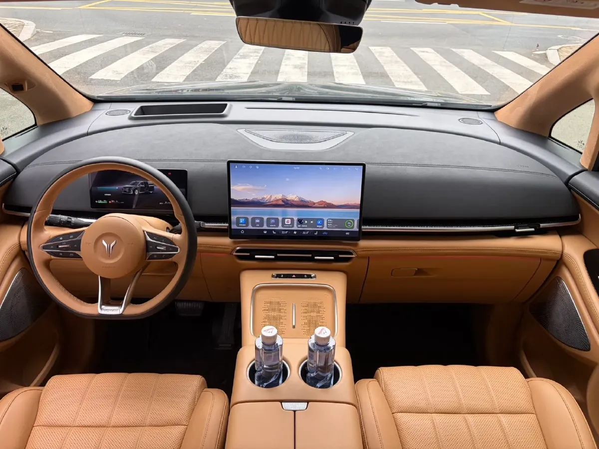 2025 Voyah Dream 1.5T 150HP L4 PHEV 41.7KWH,autocango,china used car exporter,china ev exporter,chinese used car exporter,chinese used ev exporter