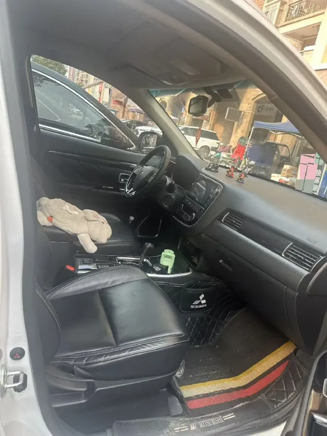 2020 Mitsubishi Outlander 2.0L 166HP L4 CVT,autocango,china used car exporter,china ev exporter,chinese used car exporter,chinese used ev exporter