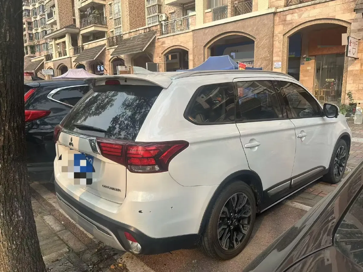 2020 Mitsubishi Outlander 2.0L 166HP L4 CVT,autocango,china used car exporter,china ev exporter,chinese used car exporter,chinese used ev exporter