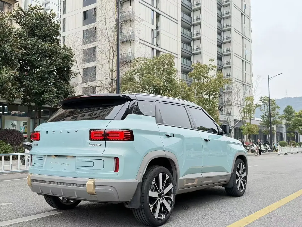 2023 Geely ICON 1.5T 181HP L4 7DCT,autocango,china used car exporter,china ev exporter,chinese used car exporter,chinese used ev exporter