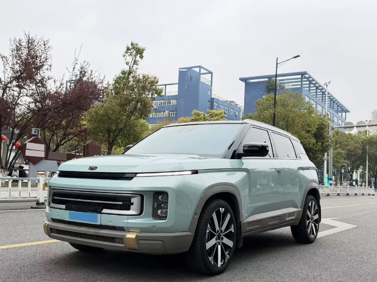 2023 Geely ICON 1.5T 181HP L4 7DCT,autocango,china used car exporter,china ev exporter,chinese used car exporter,chinese used ev exporter