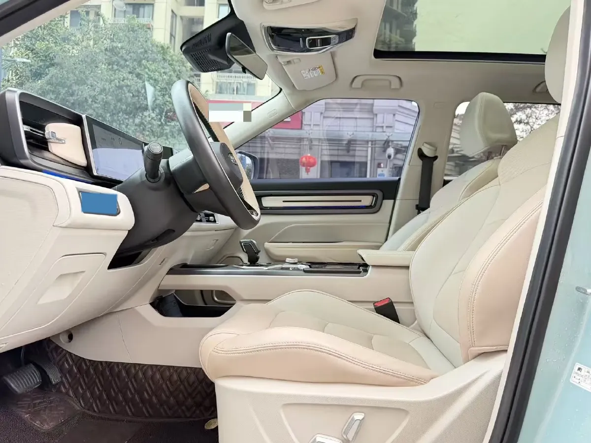 2023 Geely ICON 1.5T 181HP L4 7DCT,autocango,china used car exporter,china ev exporter,chinese used car exporter,chinese used ev exporter