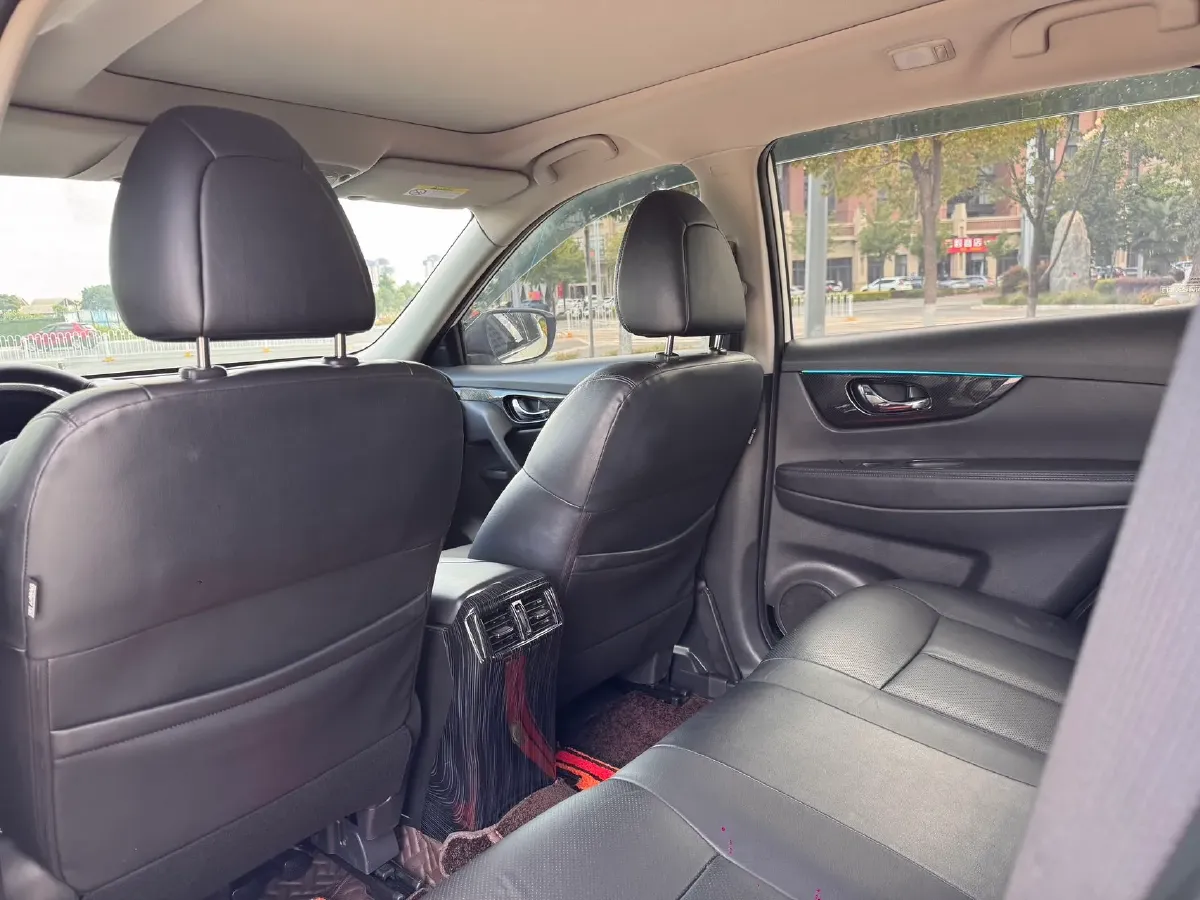 2021 Nissan X-Trail 2.5L 181HP L4 CVT,autocango,china used car exporter,china ev exporter,chinese used car exporter,chinese used ev exporter