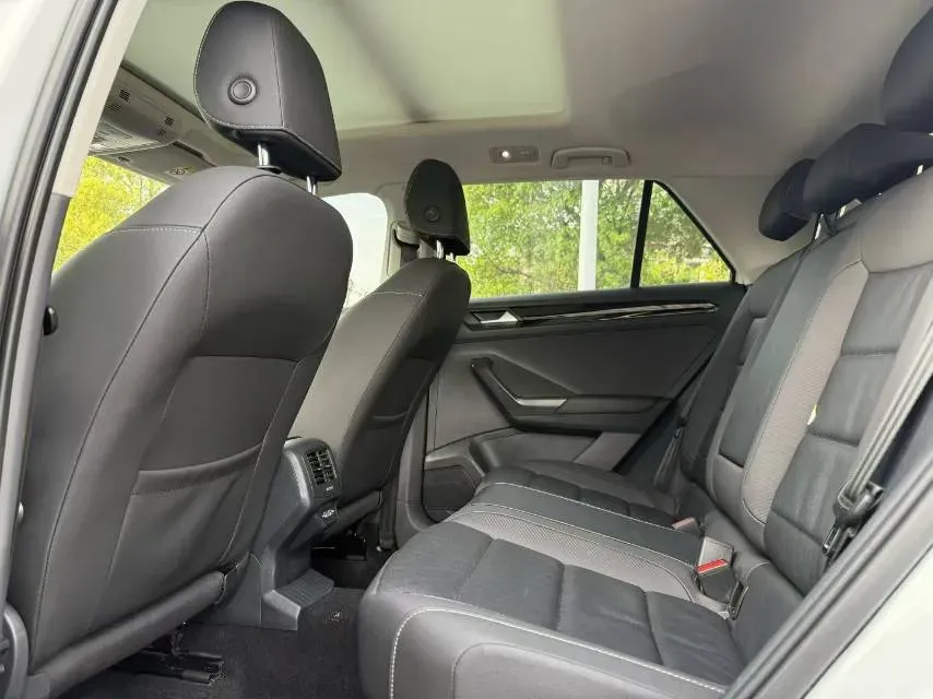 2020 Volkswagen T-Roc 1.4T 150HP L4 7DCT,autocango,china used car exporter,china ev exporter,chinese used car exporter,chinese used ev exporter