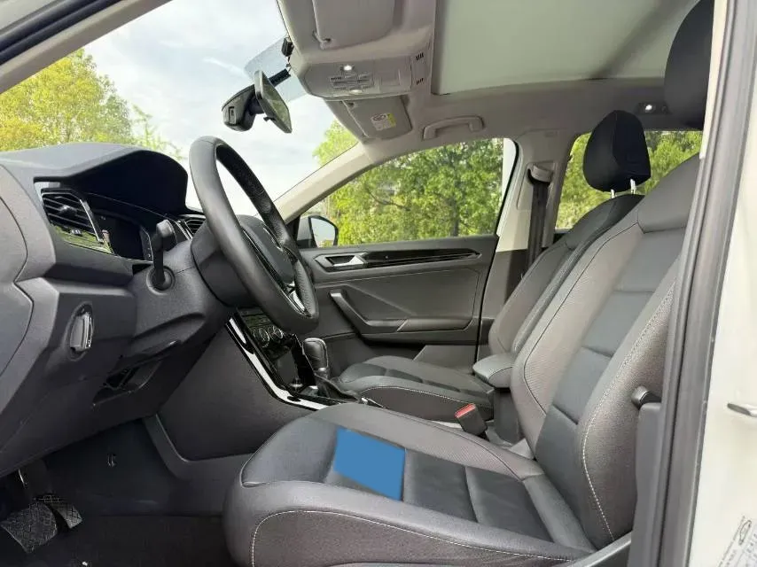 2020 Volkswagen T-Roc 1.4T 150HP L4 7DCT,autocango,china used car exporter,china ev exporter,chinese used car exporter,chinese used ev exporter