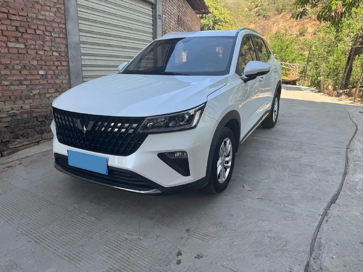 2022 WuLing XingChi 1.5L 99HP L4 6MT,autocango,china used car exporter,china ev exporter,chinese used car exporter,chinese used ev exporter
