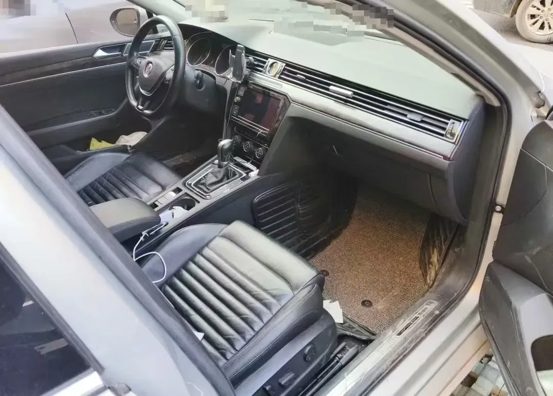 2019 Volkswagen Magotan 2.0T 186HP L4 7DCT,autocango,china used car exporter,china ev exporter,chinese used car exporter,chinese used ev exporter