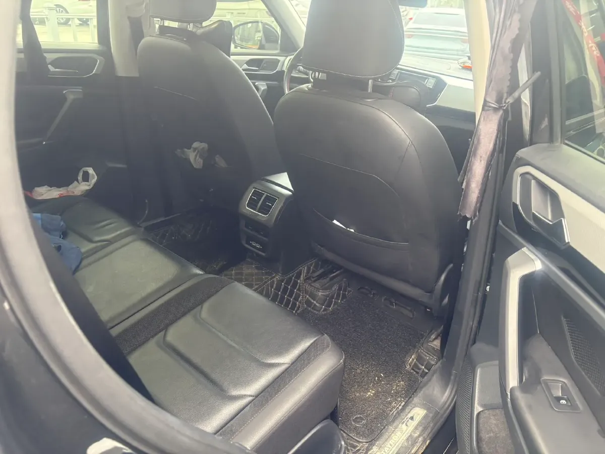 2019 Jeep Cherokee 2.0T 234HP L4 9AT,autocango,china used car exporter,china ev exporter,chinese used car exporter,chinese used ev exporter