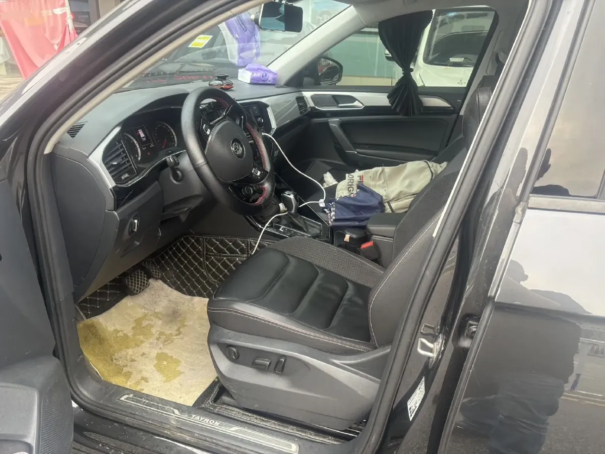 2019 Jeep Cherokee 2.0T 234HP L4 9AT,autocango,china used car exporter,china ev exporter,chinese used car exporter,chinese used ev exporter