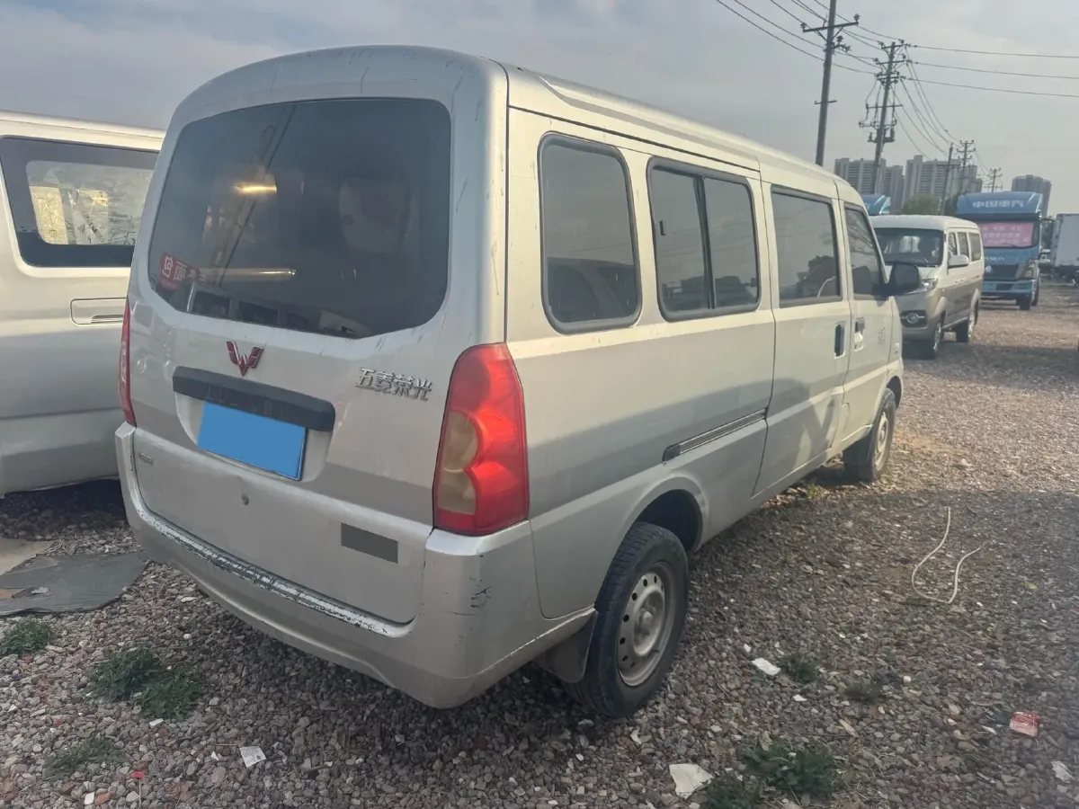 2021 WuLing RongGuang 1.5L 99HP L4 5MT,autocango,china used car exporter,china ev exporter,chinese used car exporter,chinese used ev exporter
