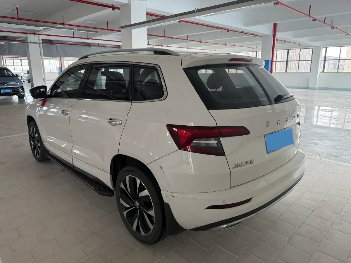 2022 Skoda Karoq 1.4T 150HP L4 7DCT,autocango,china used car exporter,china ev exporter,chinese used car exporter,chinese used ev exporter