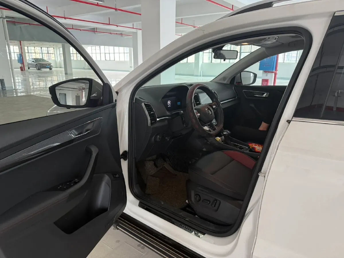 2022 Skoda Karoq 1.4T 150HP L4 7DCT,autocango,china used car exporter,china ev exporter,chinese used car exporter,chinese used ev exporter