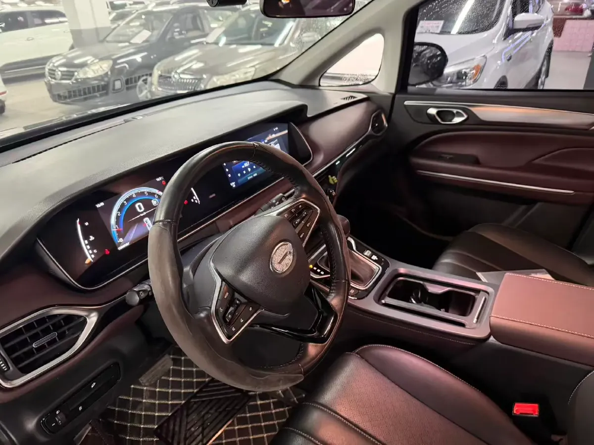 2021 GAC Trumpchi M6 1.5T 169HP L4 7DCT,autocango,china used car exporter,china ev exporter,chinese used car exporter,chinese used ev exporter