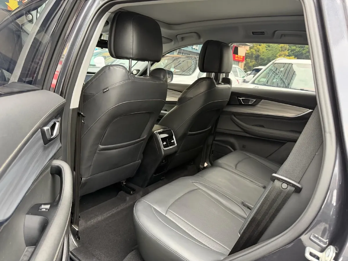 2021 Chery Tiggo 8 Plus 1.6T 197HP L4 7DCT,autocango,china used car exporter,china ev exporter,chinese used car exporter,chinese used ev exporter