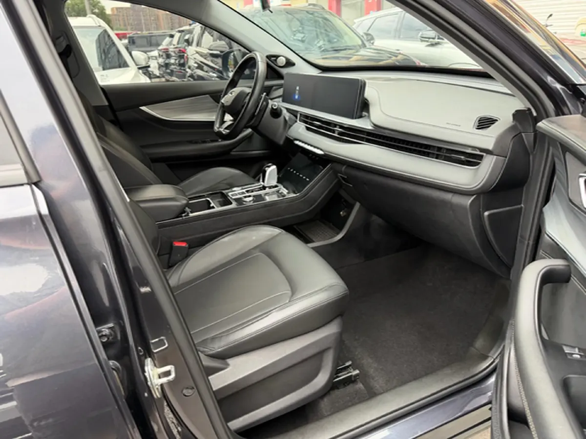 2021 Chery Tiggo 8 Plus 1.6T 197HP L4 7DCT,autocango,china used car exporter,china ev exporter,chinese used car exporter,chinese used ev exporter