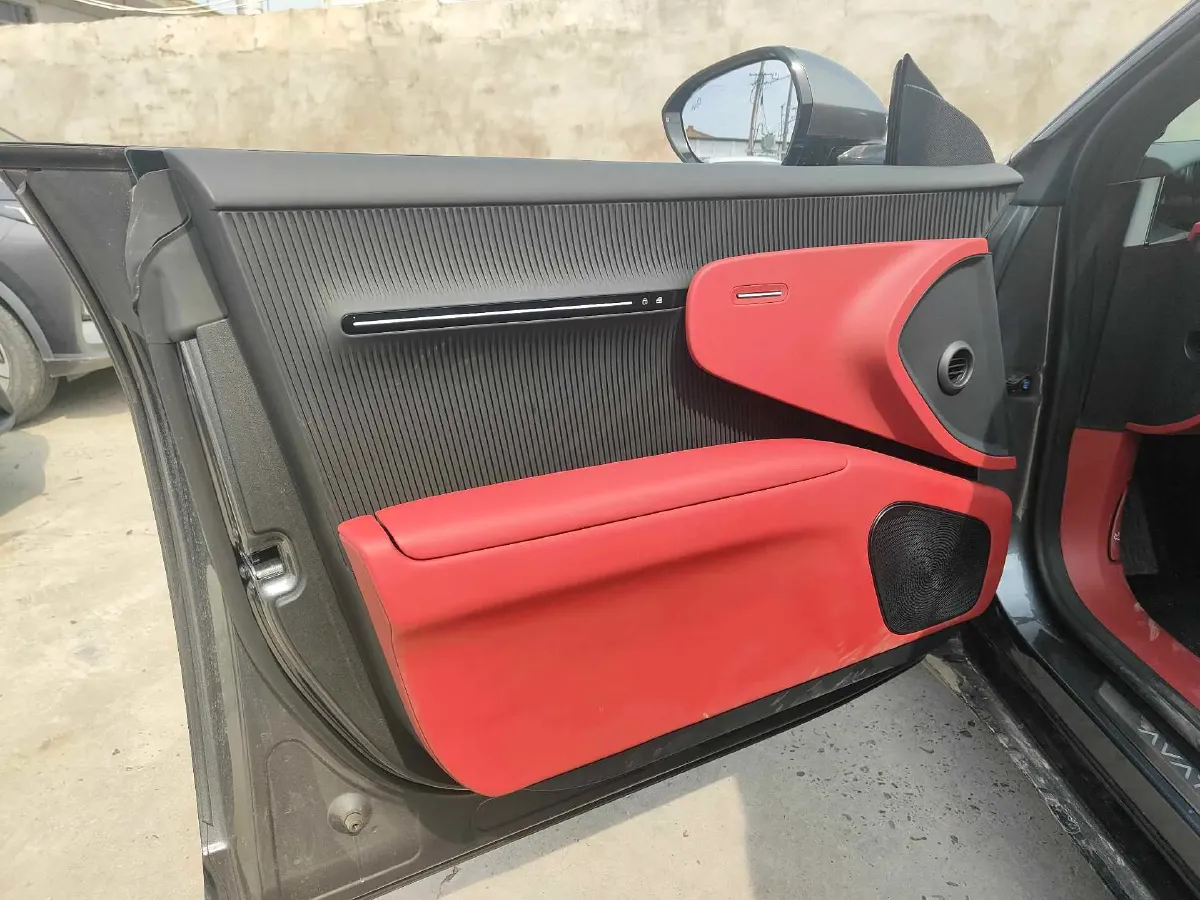 2025 Avatr 12 1.5T 156HP L4 REEV,autocango,china used car exporter,china ev exporter,chinese used car exporter,chinese used ev exporter