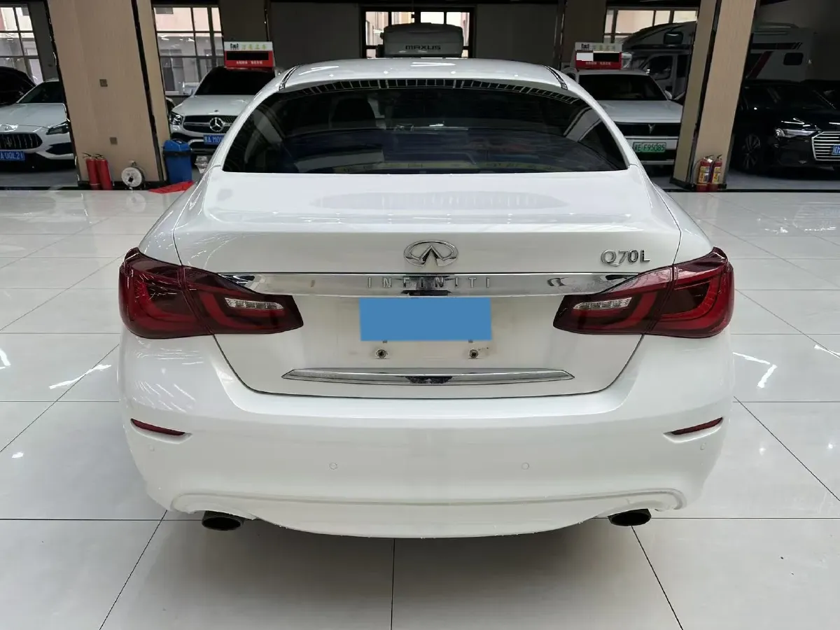 2015 Infiniti Q70 2.5L 222HP V6 7AT,autocango,china used car exporter,china ev exporter,chinese used car exporter,chinese used ev exporter