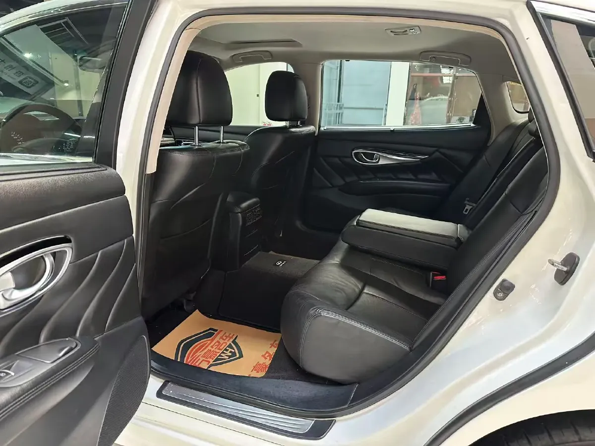 2015 Infiniti Q70 2.5L 222HP V6 7AT,autocango,china used car exporter,china ev exporter,chinese used car exporter,chinese used ev exporter