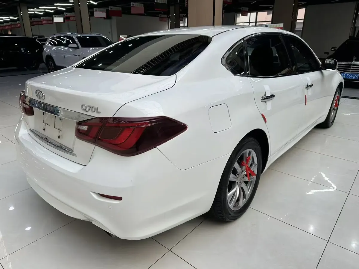 2015 Infiniti Q70 2.5L 222HP V6 7AT,autocango,china used car exporter,china ev exporter,chinese used car exporter,chinese used ev exporter