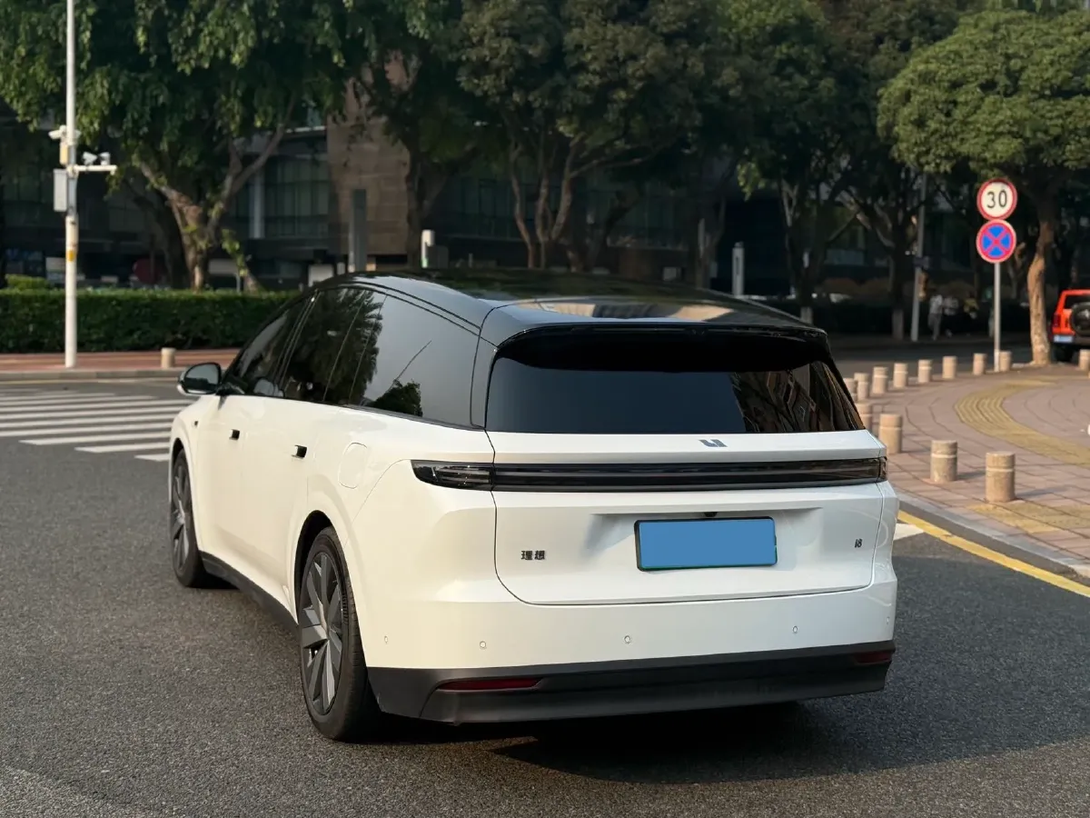 2025 Li i8 BEV,autocango,china used car exporter,china ev exporter,chinese used car exporter,chinese used ev exporter