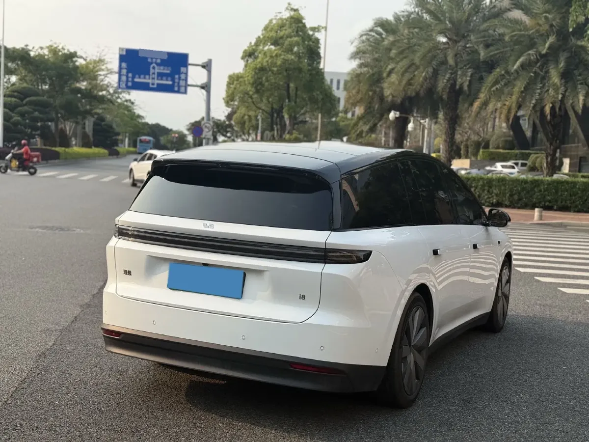 2025 Li i8 BEV,autocango,china used car exporter,china ev exporter,chinese used car exporter,chinese used ev exporter
