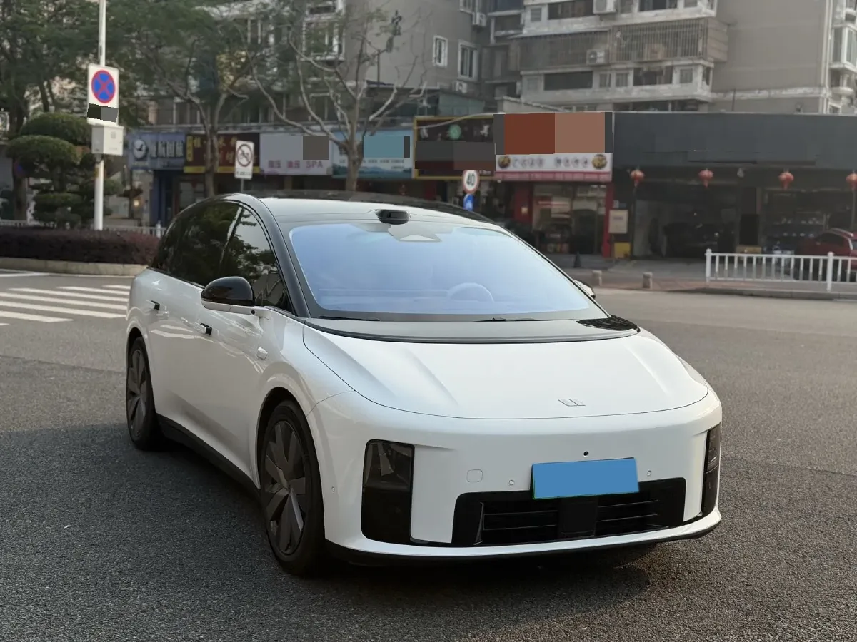 2025 Li i8 BEV,autocango,china used car exporter,china ev exporter,chinese used car exporter,chinese used ev exporter