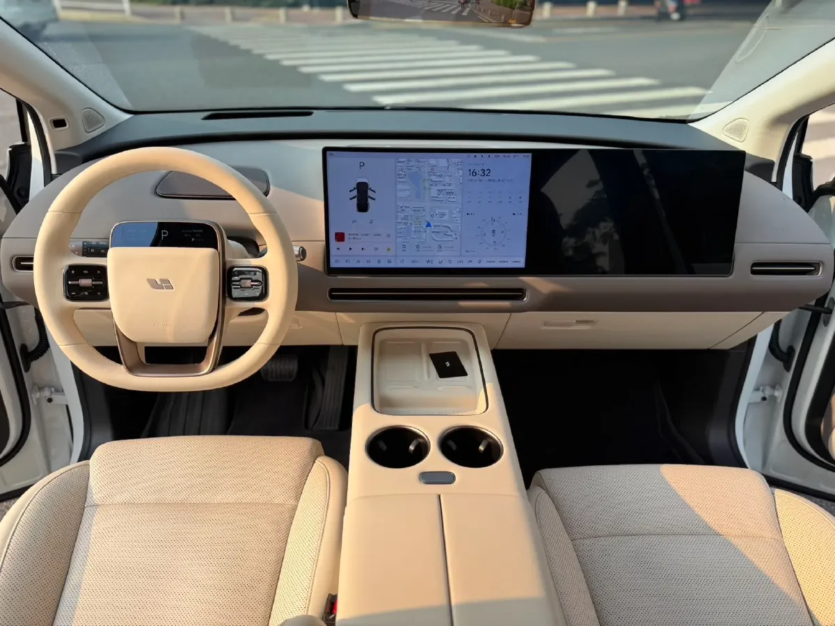 2025 Li i8 BEV,autocango,china used car exporter,china ev exporter,chinese used car exporter,chinese used ev exporter