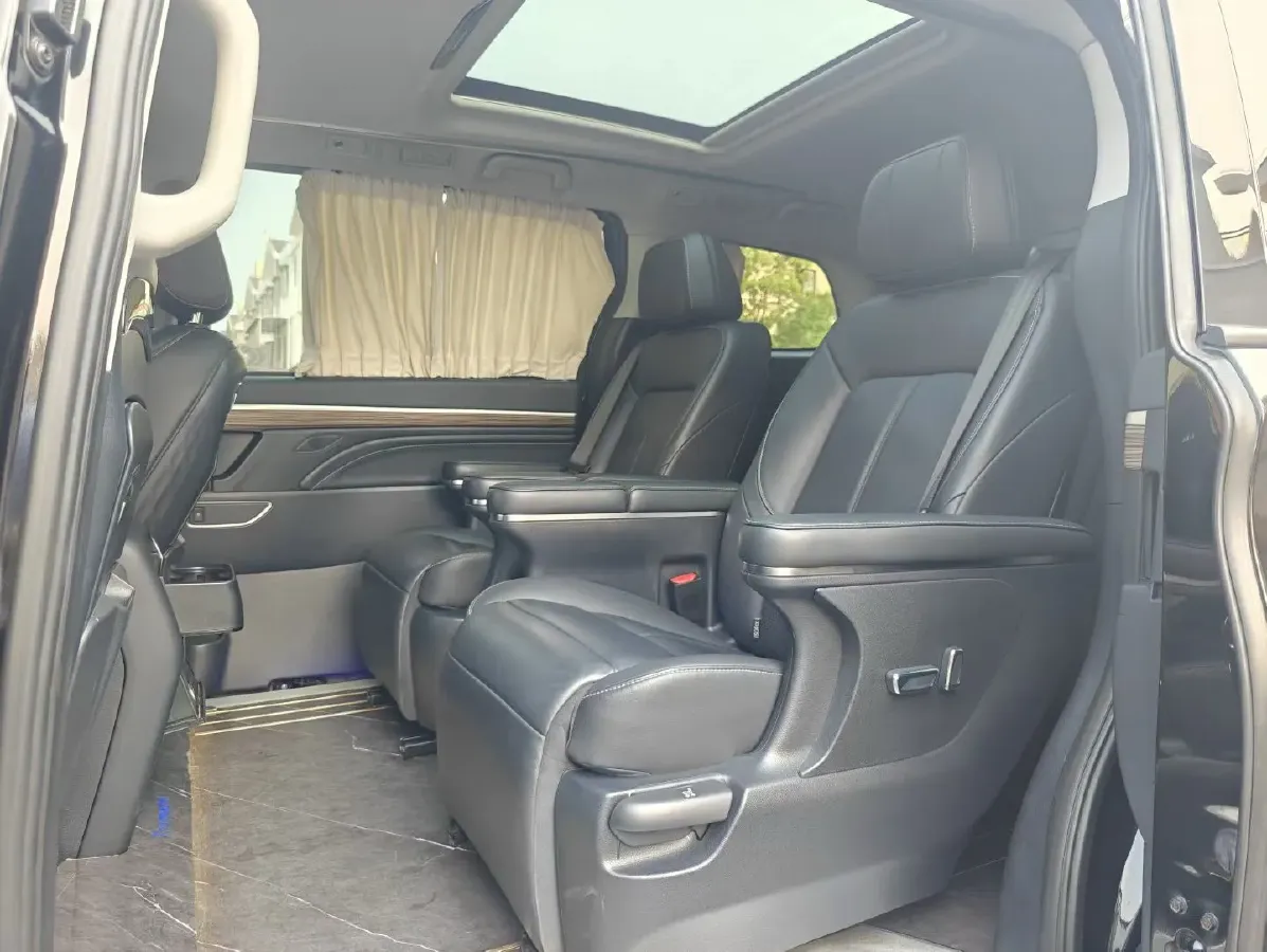 2021 GAC Trumpchi M8 2.0T 252HP L4 8AT,autocango,china used car exporter,china ev exporter,chinese used car exporter,chinese used ev exporter