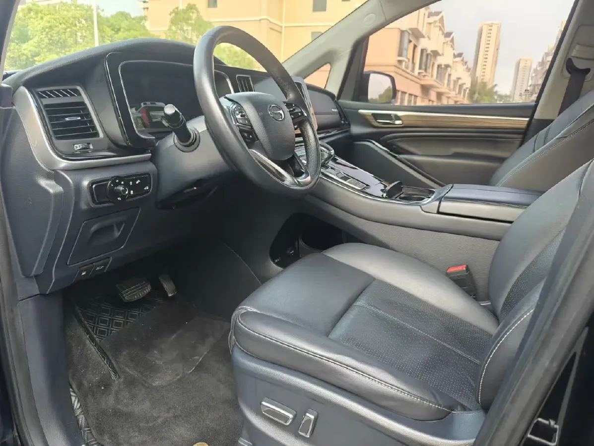 2021 GAC Trumpchi M8 2.0T 252HP L4 8AT,autocango,china used car exporter,china ev exporter,chinese used car exporter,chinese used ev exporter