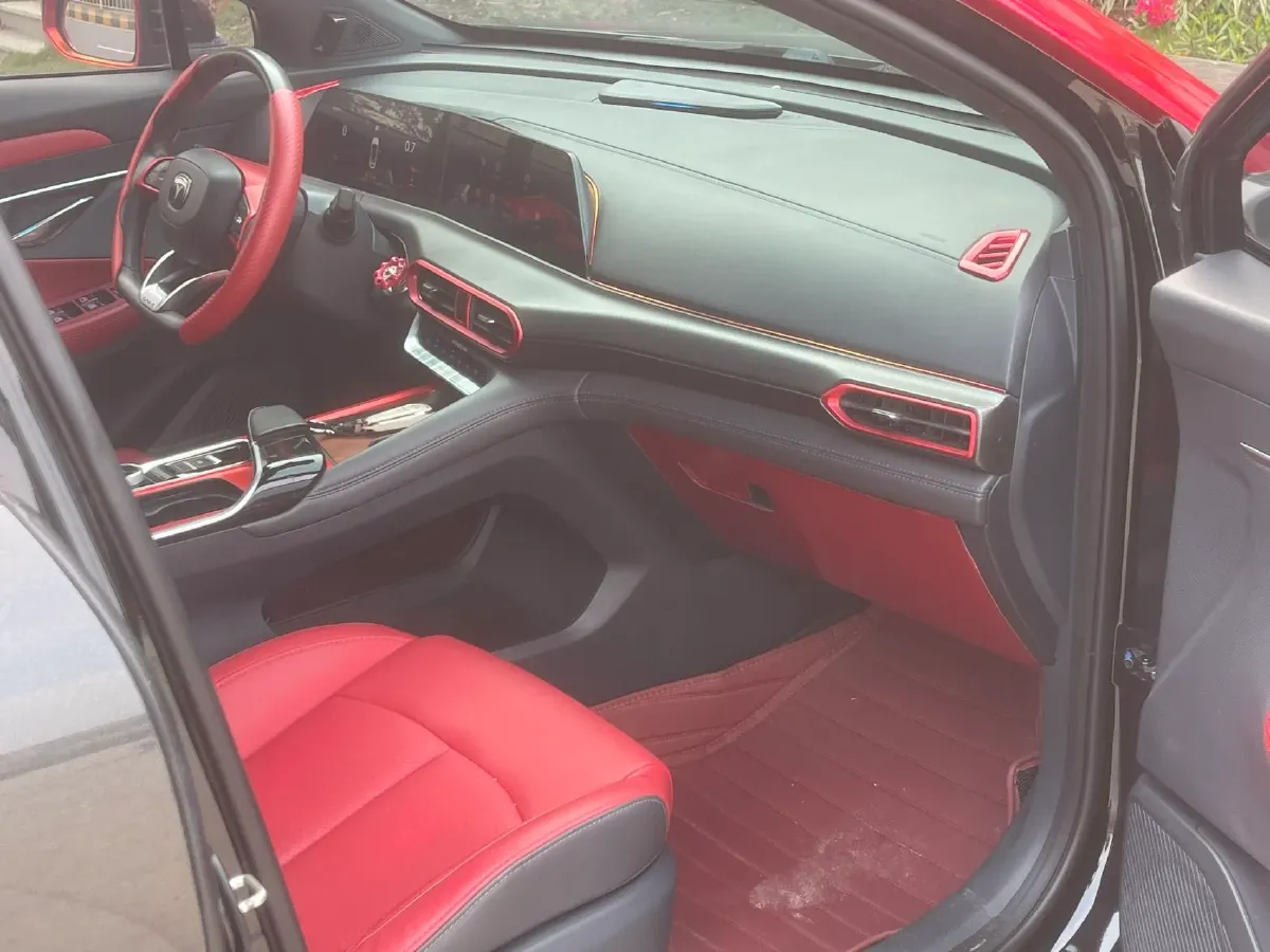 2020 ChangAn UNI-T 1.5T 180HP L4 7DCT,autocango,china used car exporter,china ev exporter,chinese used car exporter,chinese used ev exporter