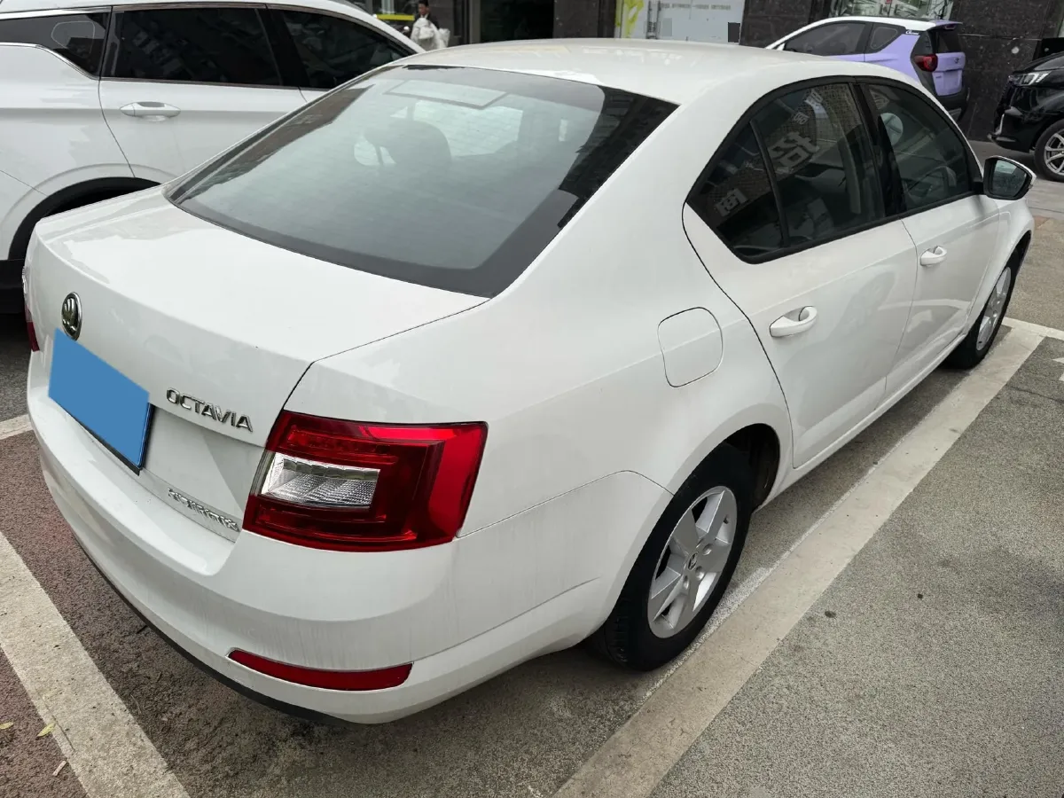 2017 Skoda Octavia 1.6L 110HP L4 6AT,autocango,china used car exporter,china ev exporter,chinese used car exporter,chinese used ev exporter