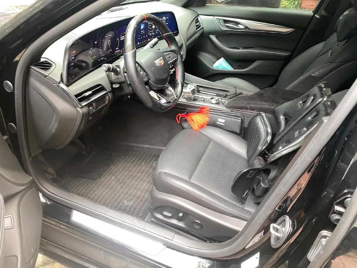 2024 Cadillac CT5 2.0T 237HP L4 10AT,autocango,china used car exporter,china ev exporter,chinese used car exporter,chinese used ev exporter