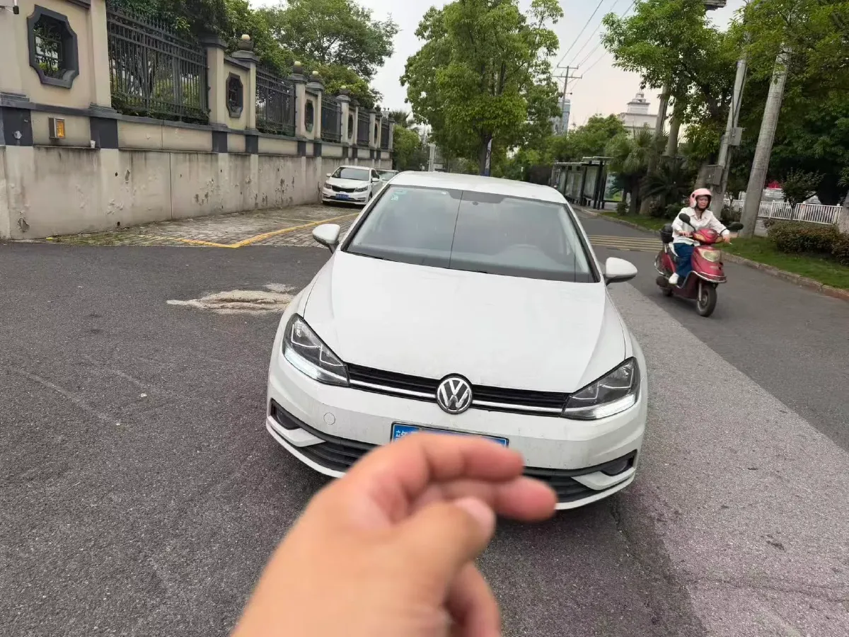 2019 Volkswagen Golf 1.6L 110HP L4 6AT,autocango,china used car exporter,china ev exporter,chinese used car exporter,chinese used ev exporter