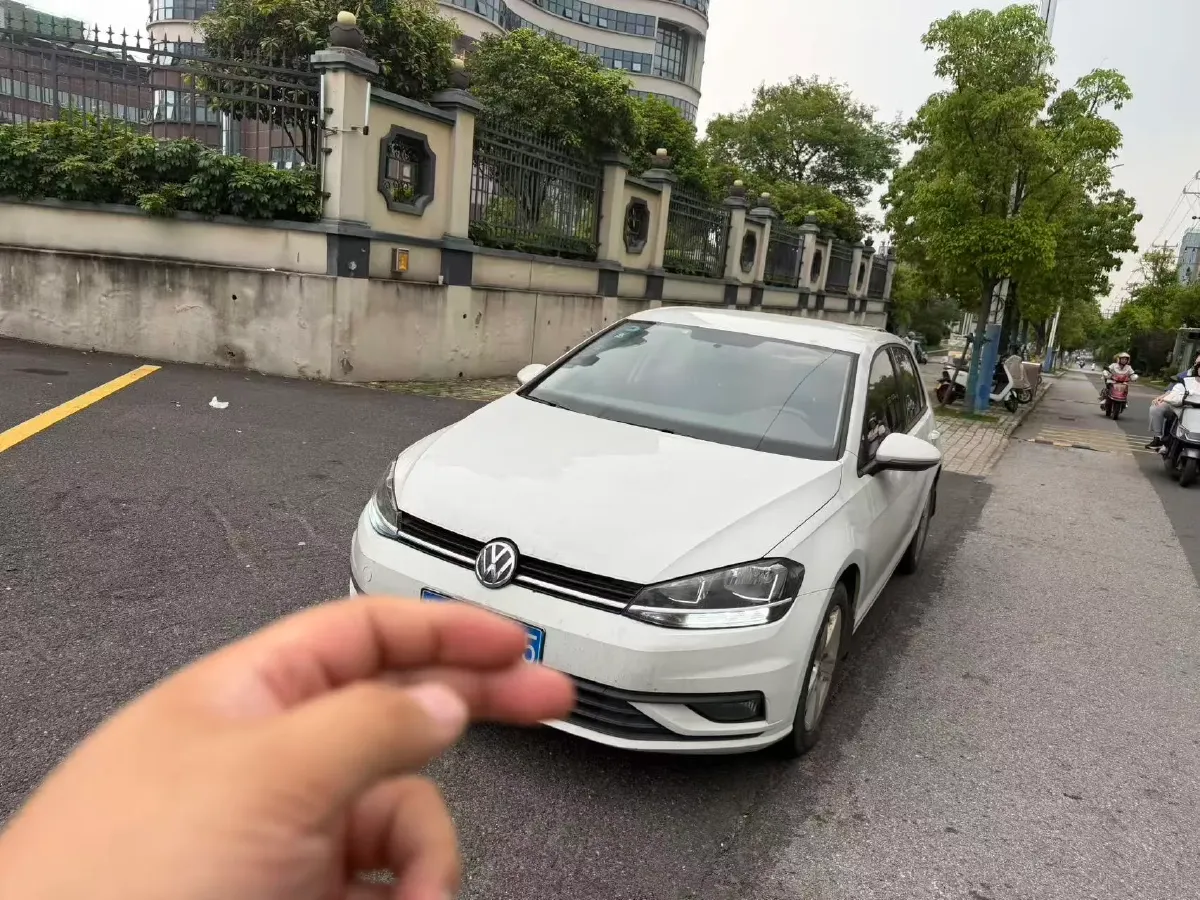 2019 Volkswagen Golf 1.6L 110HP L4 6AT,autocango,china used car exporter,china ev exporter,chinese used car exporter,chinese used ev exporter