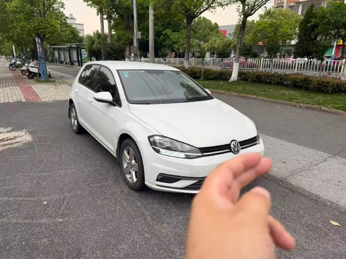 2019 Volkswagen Golf 1.6L 110HP L4 6AT,autocango,china used car exporter,china ev exporter,chinese used car exporter,chinese used ev exporter