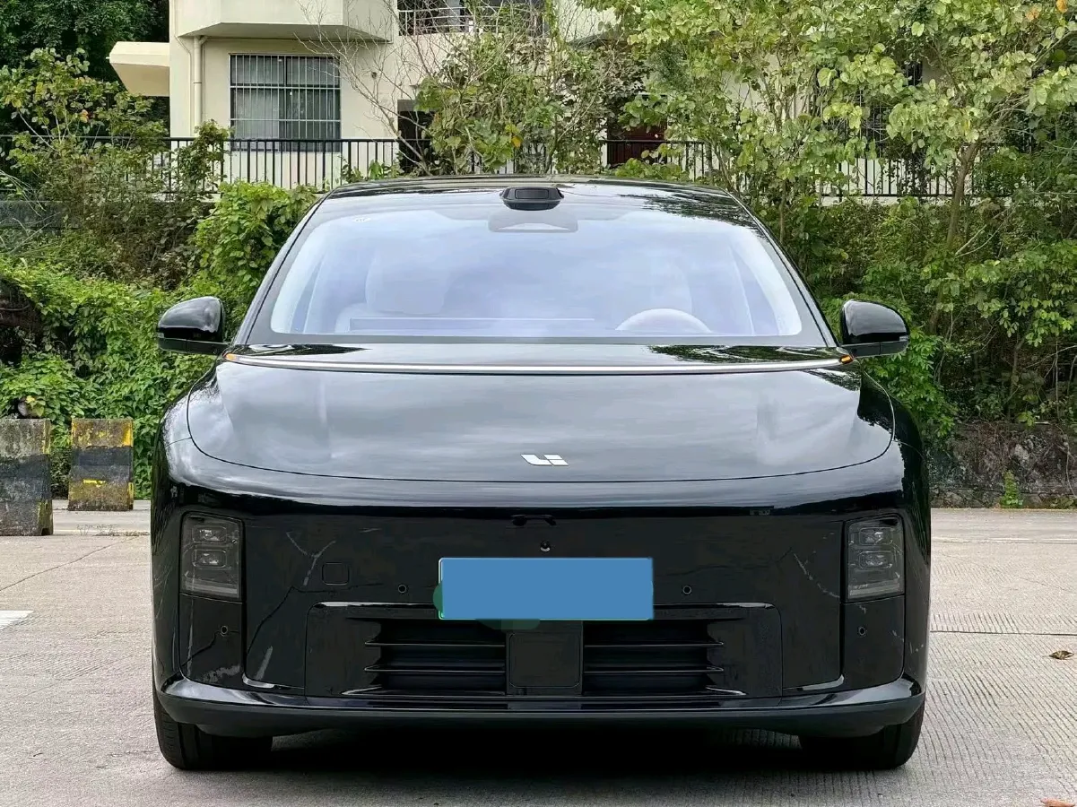 2025 Li i8 BEV,autocango,china used car exporter,china ev exporter,chinese used car exporter,chinese used ev exporter