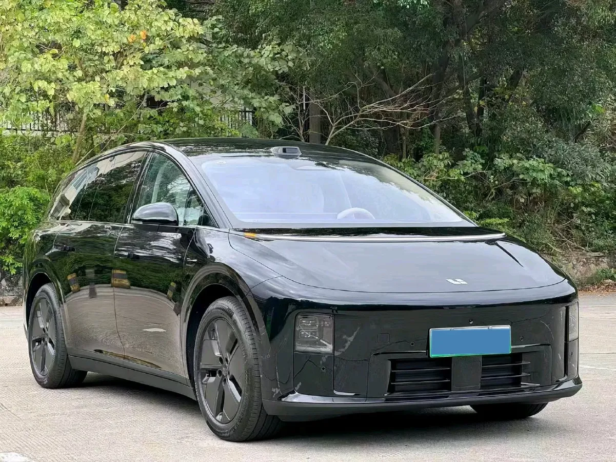 2025 Li i8 BEV,autocango,china used car exporter,china ev exporter,chinese used car exporter,chinese used ev exporter