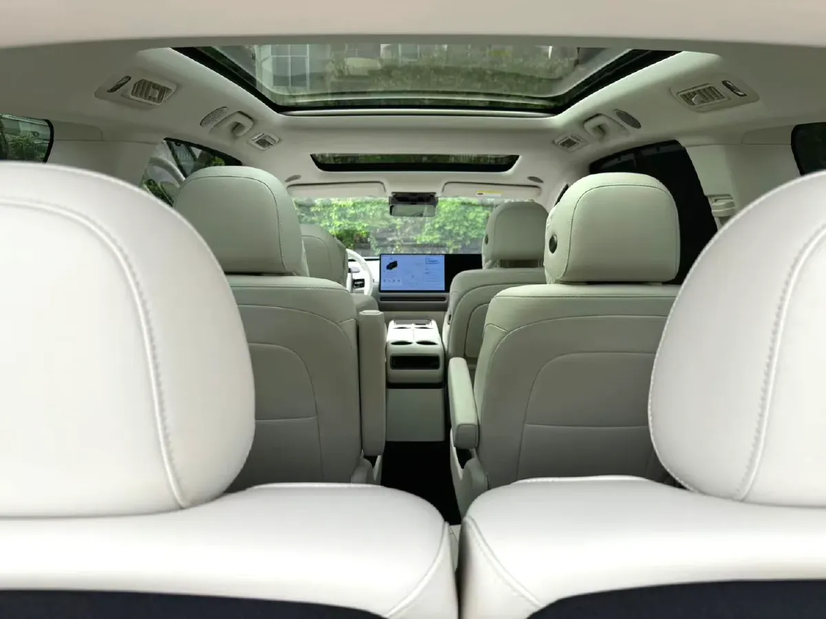 2025 Li i8 BEV,autocango,china used car exporter,china ev exporter,chinese used car exporter,chinese used ev exporter