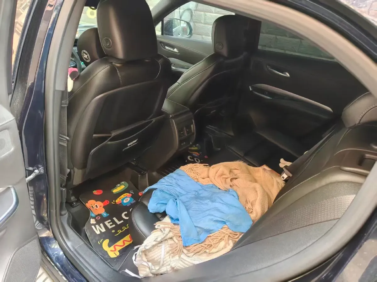 2022 Cadillac XT4 2.0T 237HP L4 9AT,autocango,china used car exporter,china ev exporter,chinese used car exporter,chinese used ev exporter