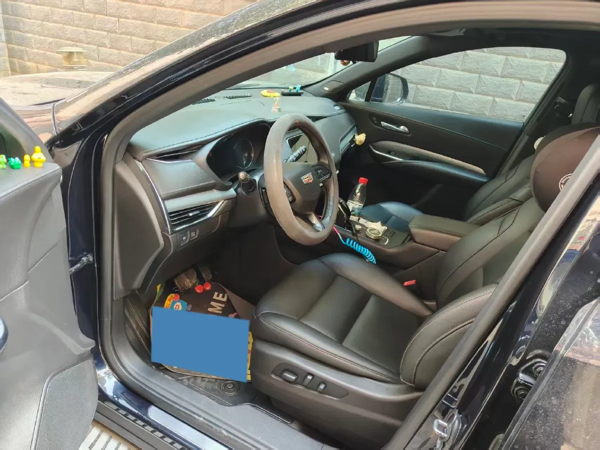 2022 Cadillac XT4 2.0T 237HP L4 9AT,autocango,china used car exporter,china ev exporter,chinese used car exporter,chinese used ev exporter