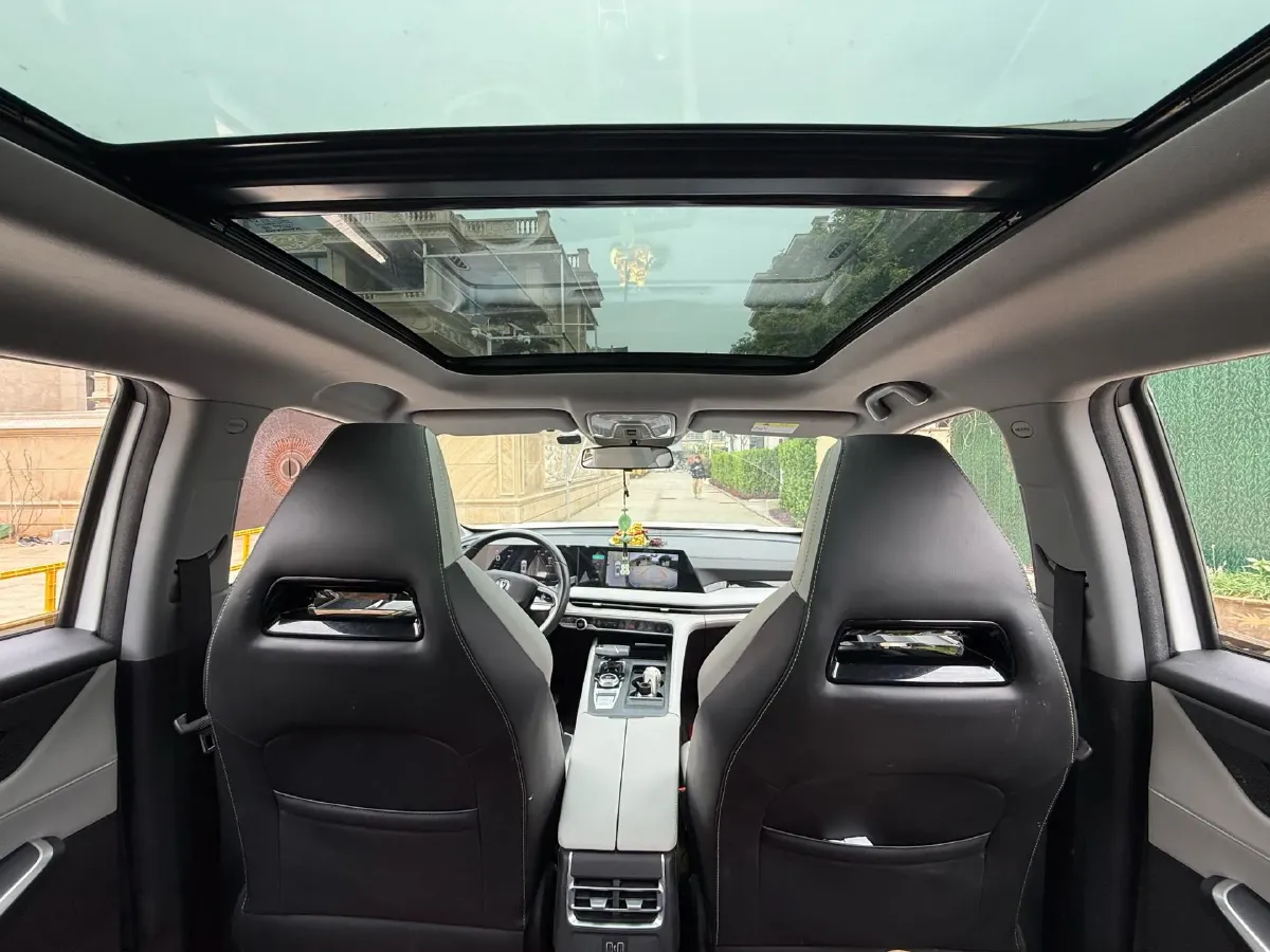 2023 ChangAn CS75 Plus 1.5T 188HP L4 8AT,autocango,china used car exporter,china ev exporter,chinese used car exporter,chinese used ev exporter