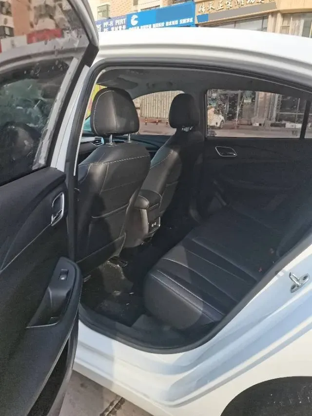 2019 Roewe i5 1.5L 120HP L4 CVT,autocango,china used car exporter,china ev exporter,chinese used car exporter,chinese used ev exporter