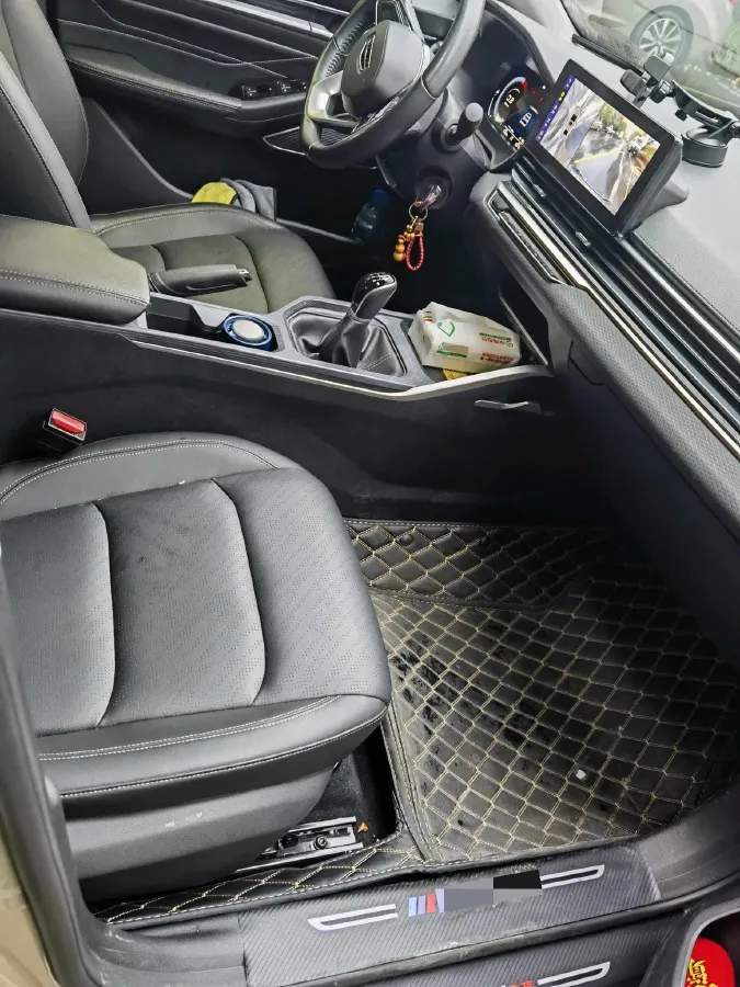 2022 Geely Emgrand 1.5L 114HP L4 5MT,autocango,china used car exporter,china ev exporter,chinese used car exporter,chinese used ev exporter