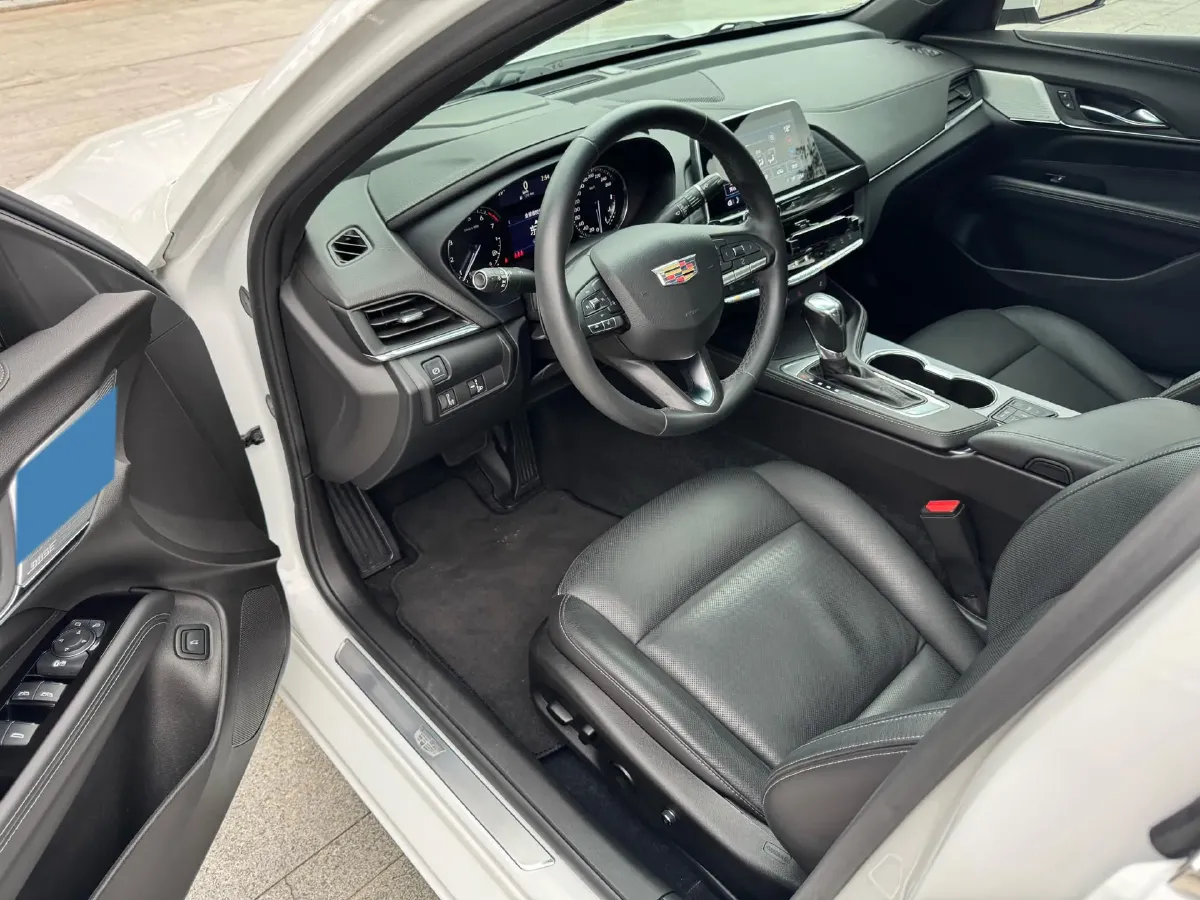 2021 Cadillac CT4 2.0T 237HP L4 8AT,autocango,china used car exporter,china ev exporter,chinese used car exporter,chinese used ev exporter