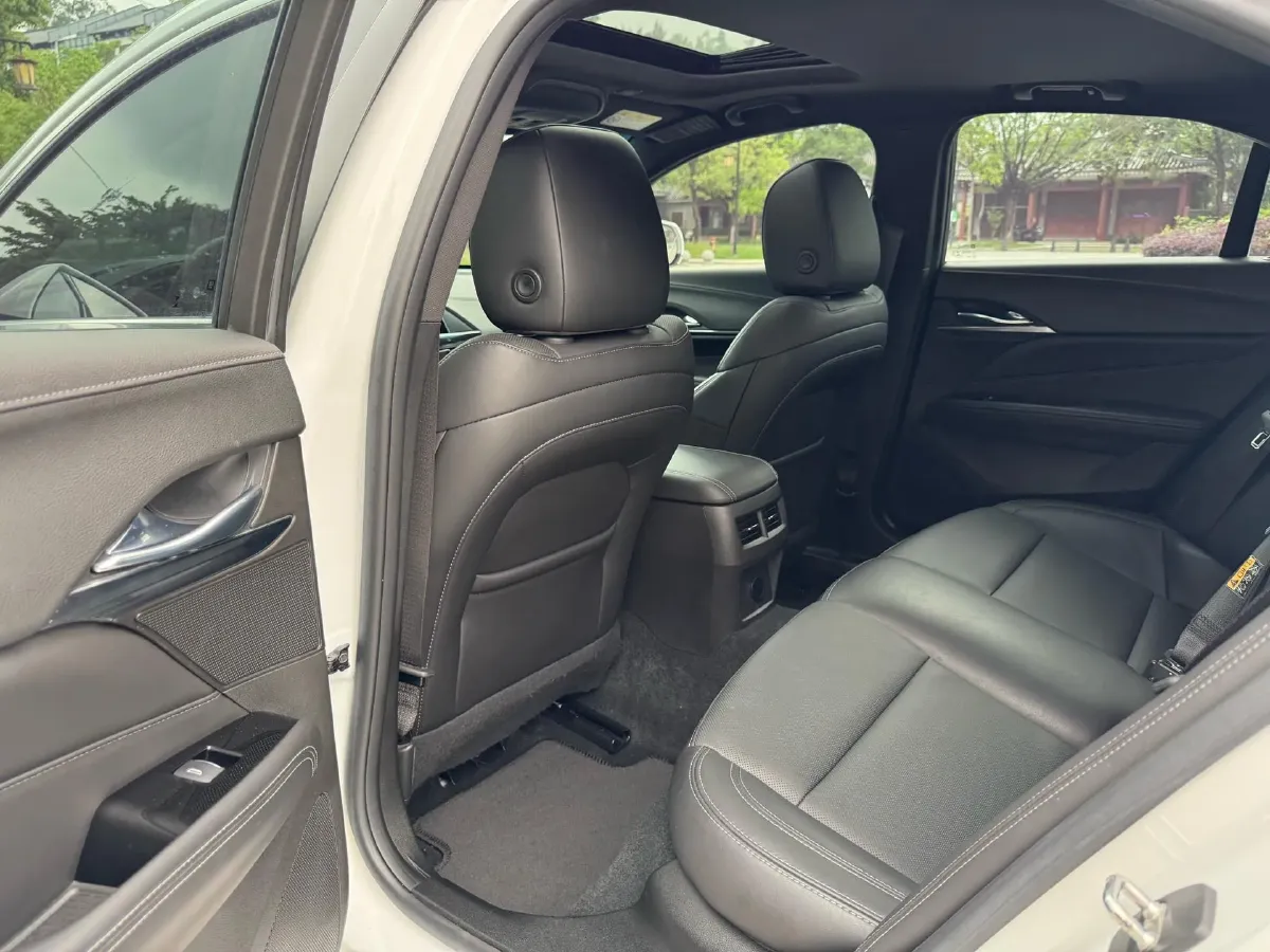 2021 Cadillac CT4 2.0T 237HP L4 8AT,autocango,china used car exporter,china ev exporter,chinese used car exporter,chinese used ev exporter