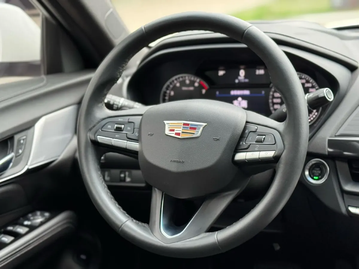 2021 Cadillac CT4 2.0T 237HP L4 8AT,autocango,china used car exporter,china ev exporter,chinese used car exporter,chinese used ev exporter