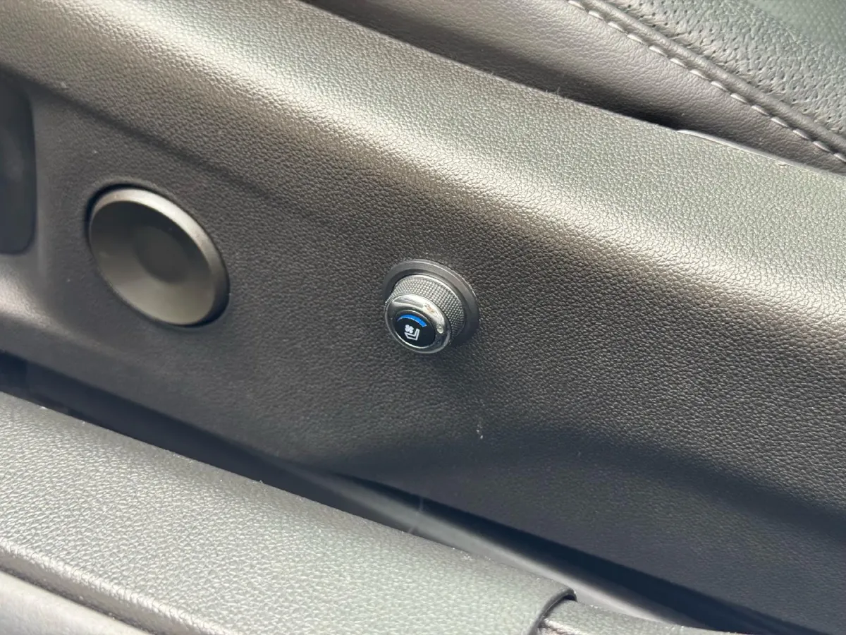 2021 Cadillac CT4 2.0T 237HP L4 8AT,autocango,china used car exporter,china ev exporter,chinese used car exporter,chinese used ev exporter