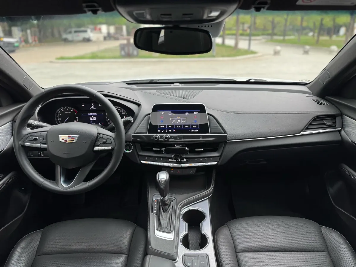 2021 Cadillac CT4 2.0T 237HP L4 8AT,autocango,china used car exporter,china ev exporter,chinese used car exporter,chinese used ev exporter