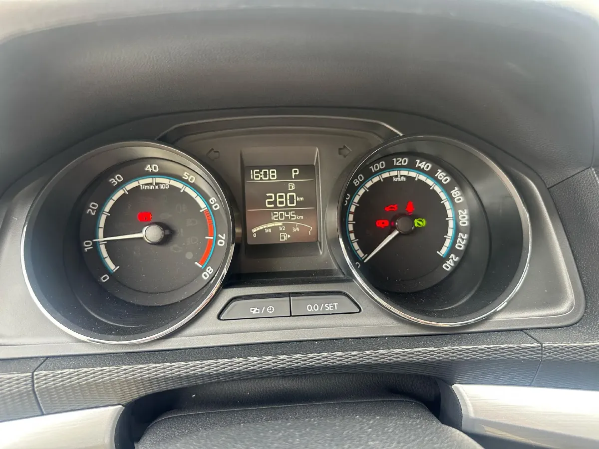 2021 Skoda Kamiq 1.5L 112HP L4 6AT,autocango,china used car exporter,china ev exporter,chinese used car exporter,chinese used ev exporter