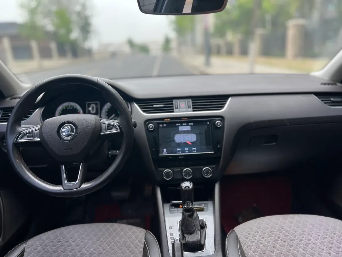 2018 Skoda Octavia 1.2T 116HP L4 7DCT,autocango,china used car exporter,china ev exporter,chinese used car exporter,chinese used ev exporter